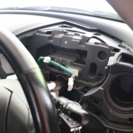 RX-8の運転席側ダッシュボードやメーターを取り外す