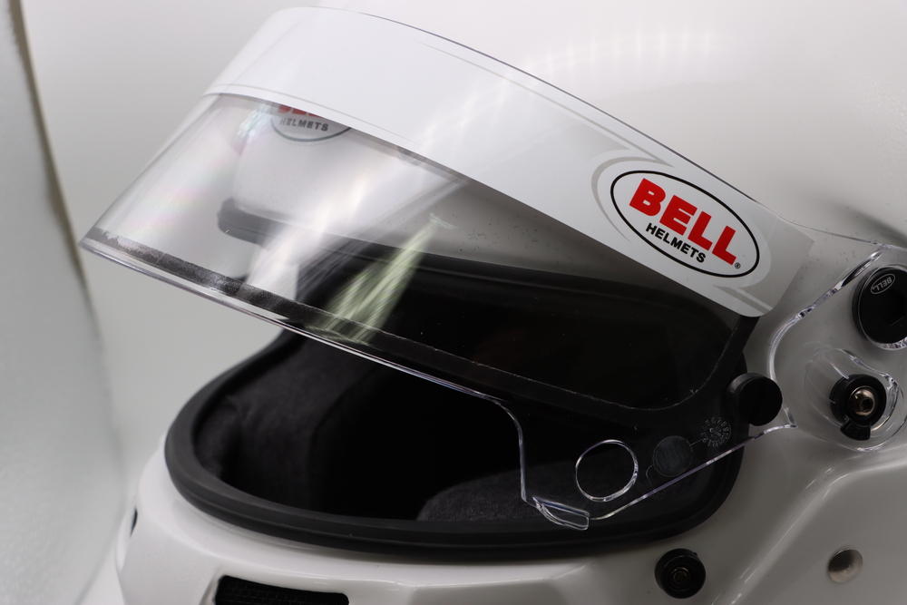 レビュー】BELL RS7 Pro：軽量設計で性能抜群、充実した標準装備の四輪 